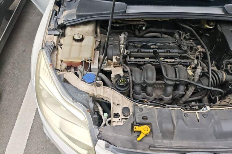 Used Ford Focus 2012 Sedan 1.6L Automatic Fashion Edition Engine Bay Right