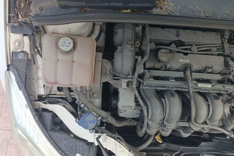Used Ford Focus 2012 Hatchback 1.6L Manual Comfort Model Engine Bay Right