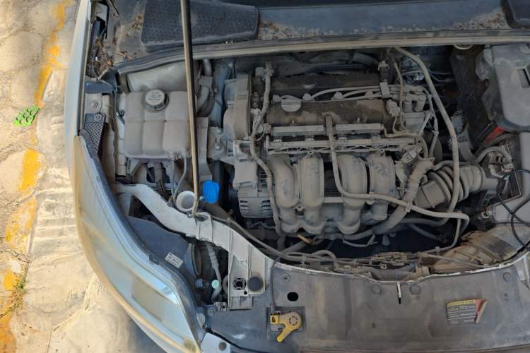 Used Ford Focus 2012 Sedan 1.6L Manual Comfort Model Engine Bay Right