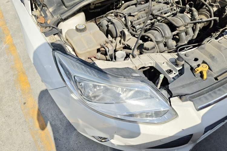 Used Ford Focus 2012 Hatchback 1.6L Automatic Fashion Edition Engine Bay Right
