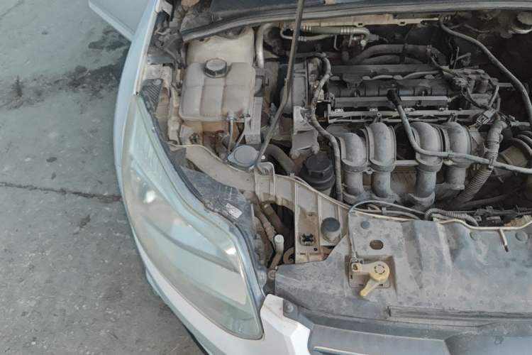 Used Ford Focus 2012 Hatchback 1.6L Automatic Fashion Edition Engine Bay Right