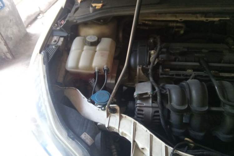Used Ford Focus 2012 Sedan 1.6L Manual Fashion Edition Engine Bay Right