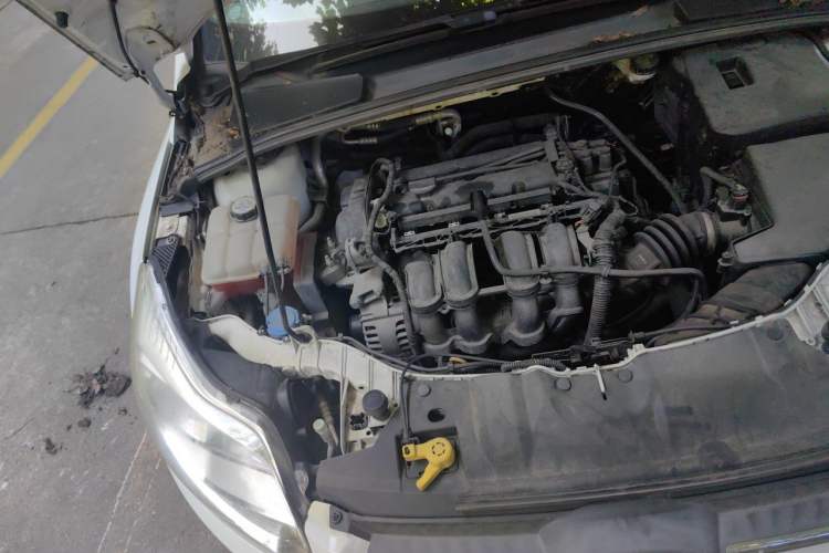 Used Ford Focus 2012 Hatchback 1.6L Manual Comfort Model Engine Bay Right