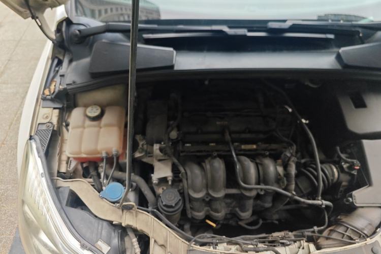 Used Ford Focus 2012 Sedan 1.6L Automatic Comfort Model Engine Bay Right