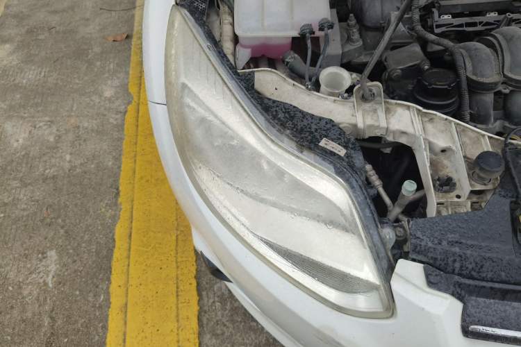 Used Ford Focus 2012 Hatchback 1.6L Automatic Comfort Model Engine Bay Right