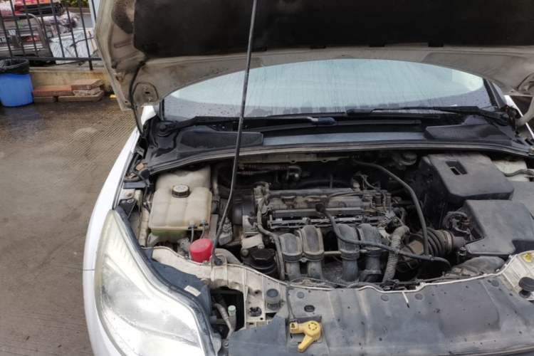 Used Ford Focus 2012 Hatchback 1.6L Automatic Comfort Model Engine Bay Right