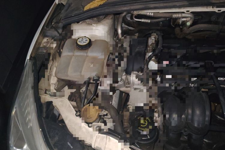 Used Ford Focus 2012 Hatchback 1.6L Automatic Fashion Edition Engine Bay Right