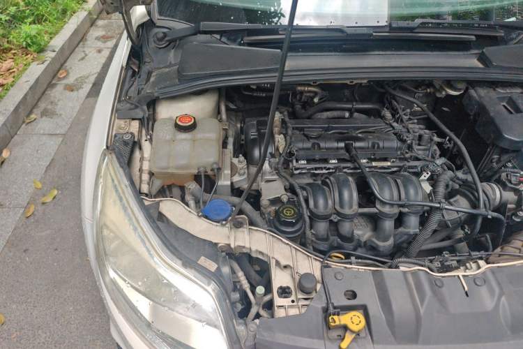Used Ford Focus 2012 Hatchback 1.6L Automatic Comfort Model Engine Bay Right