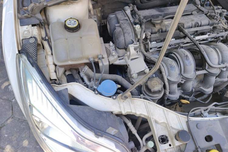 Used Ford Focus 2012 Sedan 1.6L Automatic Comfort Model Engine Bay Right