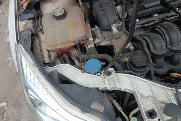 Used Ford Focus 2012 Hatchback 1.6L Automatic Comfort Model Engine Bay Right