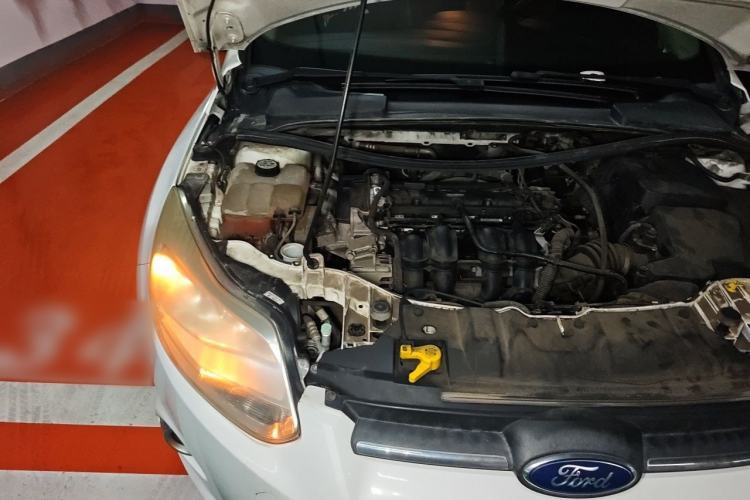 Used Ford Focus 2012 Hatchback 1.6L Manual Comfort Model Engine Bay Right