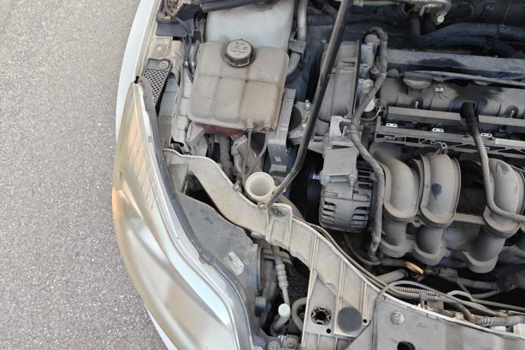 Used Ford Focus 2012 Hatchback 1.6L Manual Fashion Edition Engine Bay Right