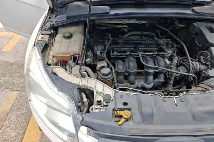 Used Ford Focus 2012 Hatchback 1.6L Automatic Comfort Model Engine Bay Right