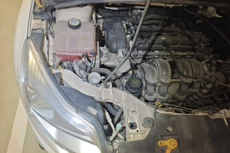 Used Ford Focus 2012 Hatchback 1.6L Automatic Comfort Model Engine Bay Right