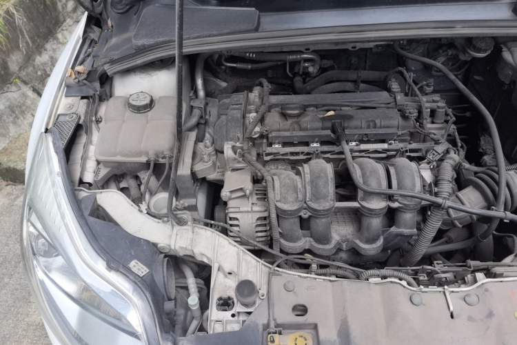 Used Ford Focus 2012 Sedan 1.6L Manual Fashion Edition Engine Bay Right