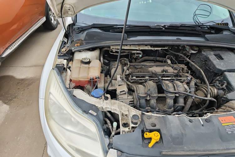 Used Ford Focus 2012 Sedan 1.6L Manual Fashion Edition Engine Bay Right