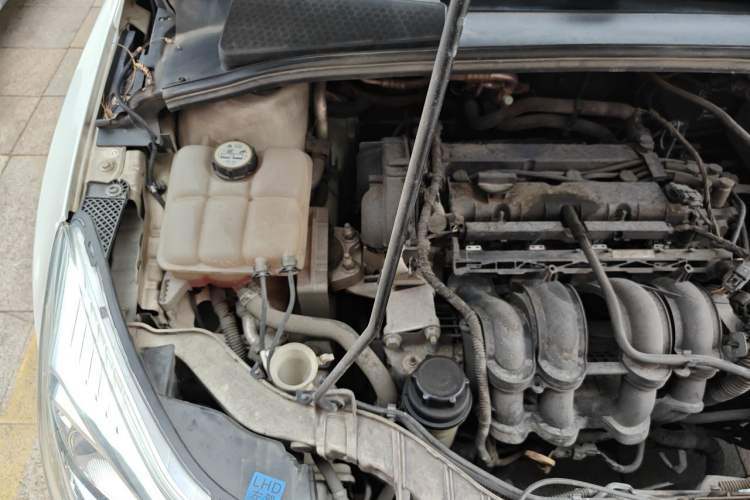 Used Ford Focus 2012 Sedan 1.6L Automatic Fashion Edition Engine Bay Right