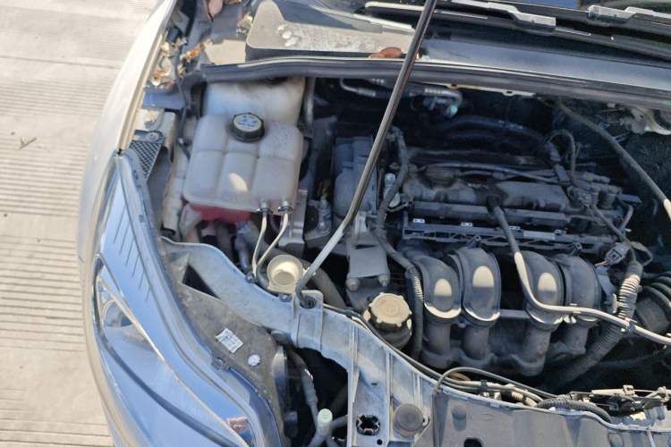 Used Ford Focus 2012 Sedan 1.6L Automatic Fashion Edition Engine Bay Right