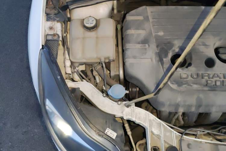 Used Ford Focus 2012 Hatchback 2.0L Automatic Luxury Sport Model Engine Bay Right