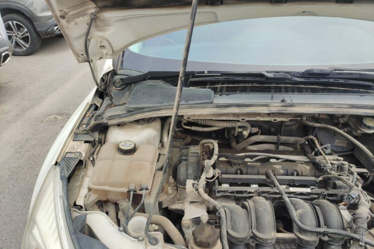 Used Ford Focus 2012 Hatchback 1.6L Automatic Comfort Model Engine Bay Right