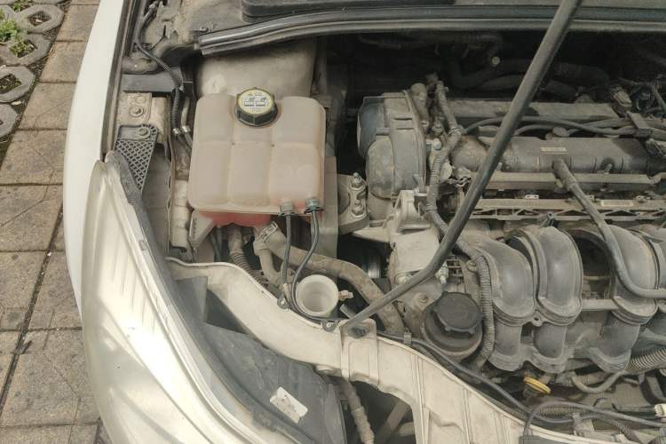 Used Ford Focus 2012 Hatchback 1.6L Automatic Fashion Edition Engine Bay Right