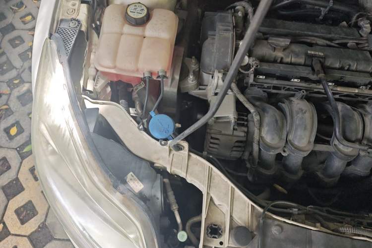 Used Ford Focus 2012 Hatchback 1.6L Manual Comfort Model Engine Bay Right