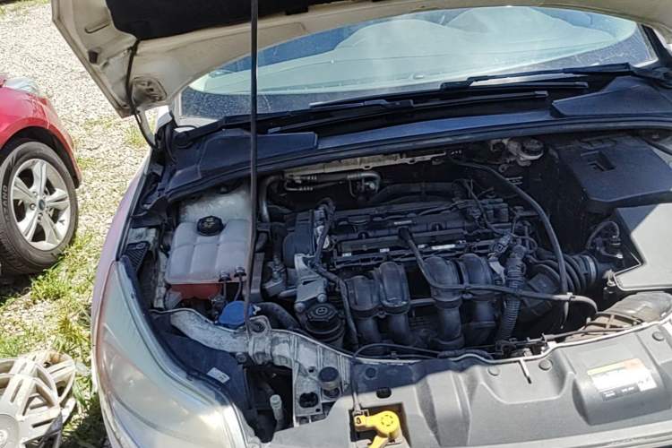 Used Ford Focus 2012 Sedan 1.6L Automatic Comfort Model Engine Bay Right