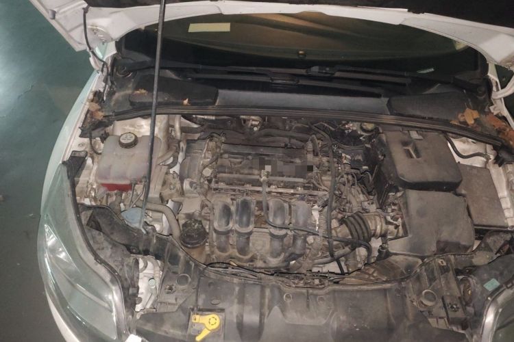 Used Ford Focus 2012 Sedan 1.6L Automatic Comfort Model Engine Bay Right