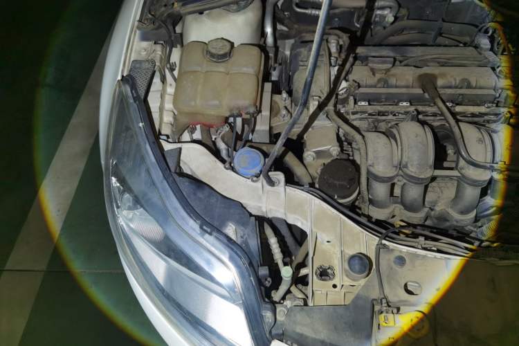 Used Ford Focus 2012 Sedan 1.6L Automatic Comfort Model Engine Bay Right