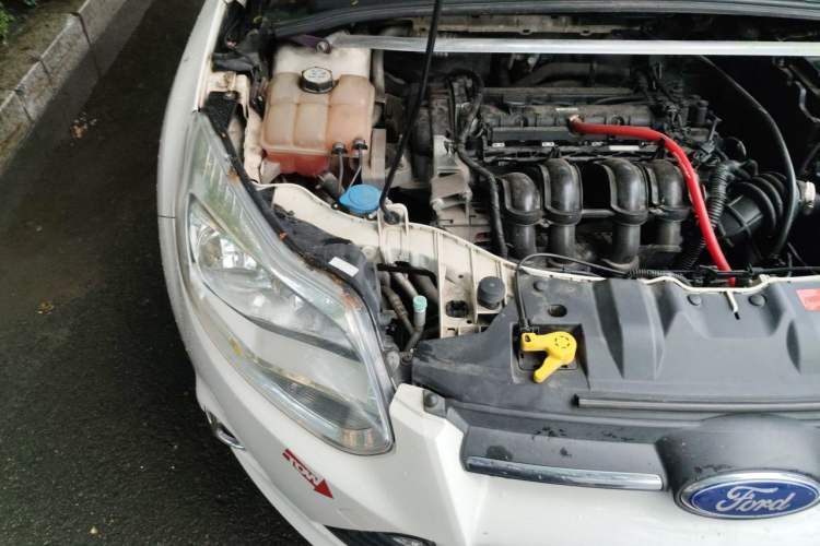 Used Ford Focus 2012 Hatchback 1.6L Manual Fashion Edition Engine Bay Right