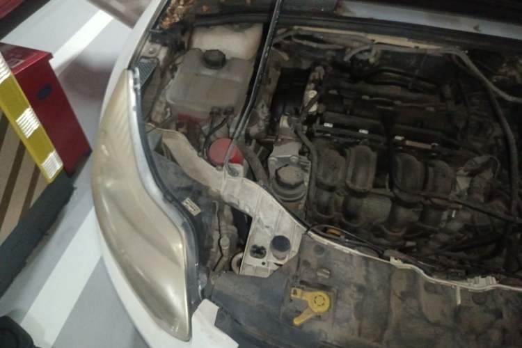 Used Ford Focus 2012 Sedan 1.6L Automatic Comfort Model Engine Bay Right