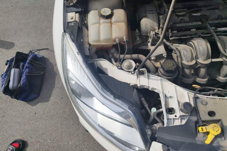 Used Ford Focus 2012 Hatchback 1.6L Automatic Comfort Model Engine Bay Right