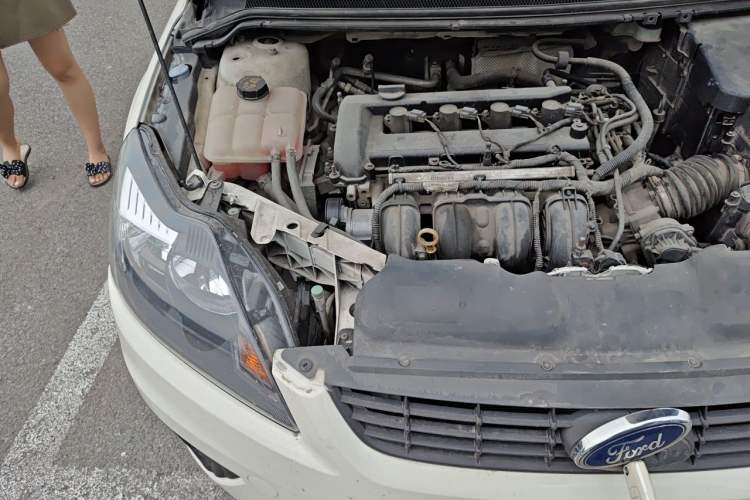 Used Ford Focus 2012 Hatchback Classic 1.8L Automatic Fashion Edition Engine Bay Right