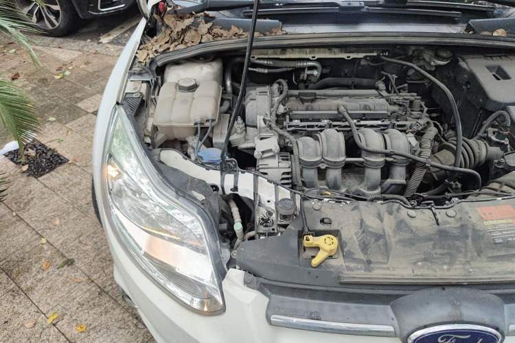 Used Ford Focus 2012 Hatchback 1.6L Manual Fashion Edition Engine Bay Right