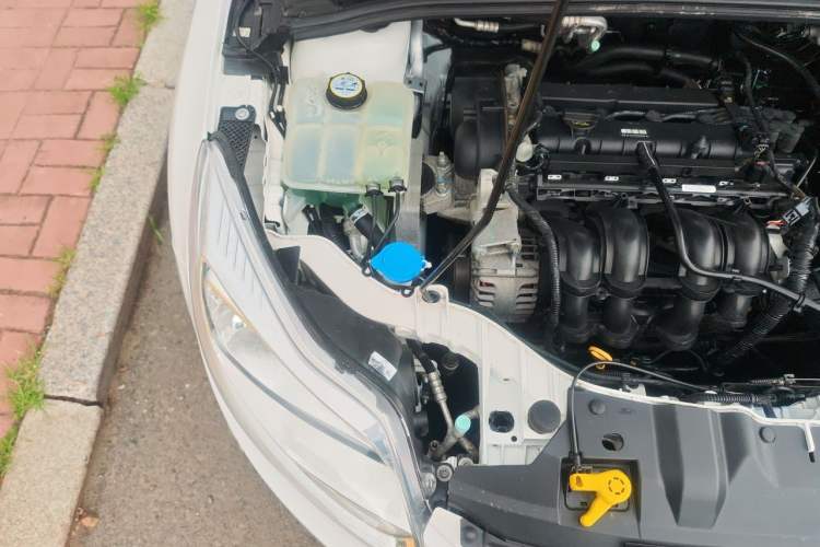 Used Ford Focus 2012 Hatchback 1.6L Manual Fashion Edition Engine Bay Right