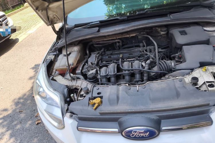 Used Ford Focus 2012 Hatchback 1.6L Automatic Fashion Edition Engine Bay Right