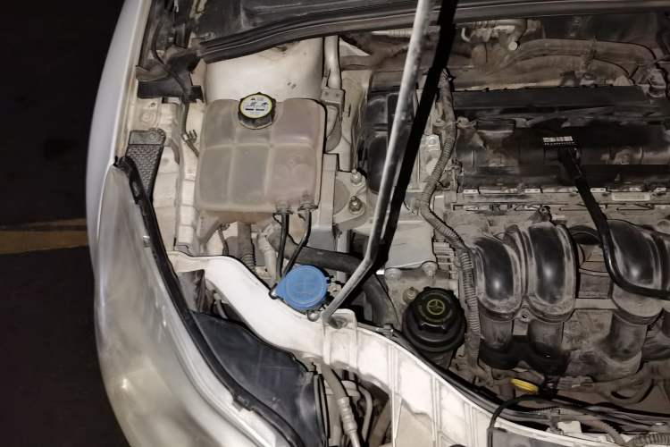 Used Ford Focus 2012 Sedan 1.6L Automatic Fashion Edition Engine Bay Right