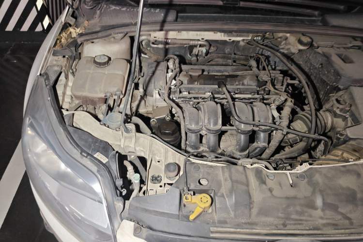 Used Ford Focus 2012 Hatchback 1.6L Automatic Fashion Edition Engine Bay Right