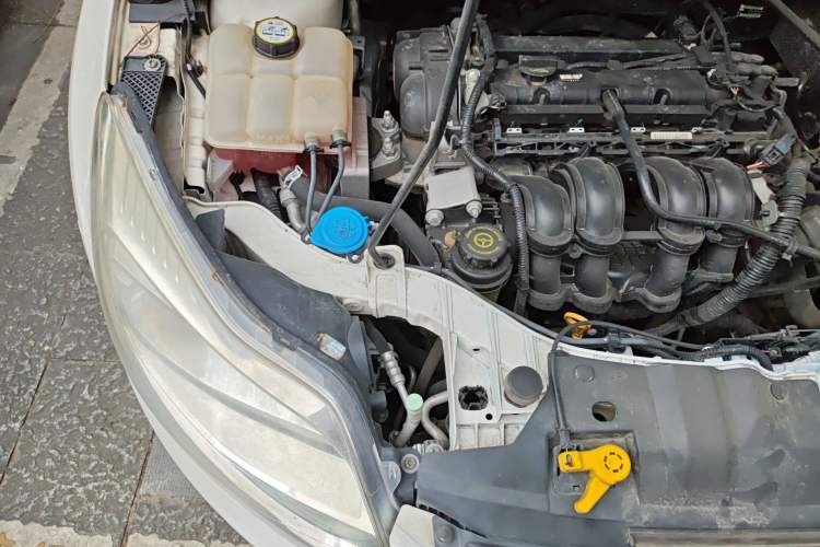 Used Ford Focus 2012 Sedan 1.6L Automatic Fashion Edition Engine Bay Right
