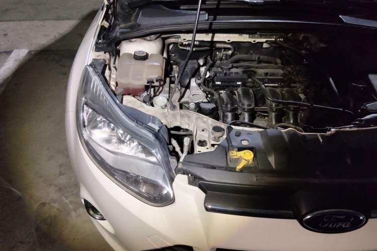 Used Ford Focus 2012 Sedan 1.6L Automatic Fashion Edition Engine Bay Right