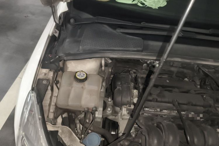 Used Ford Focus 2012 Sedan 1.6L Automatic Comfort Model Engine Bay Right