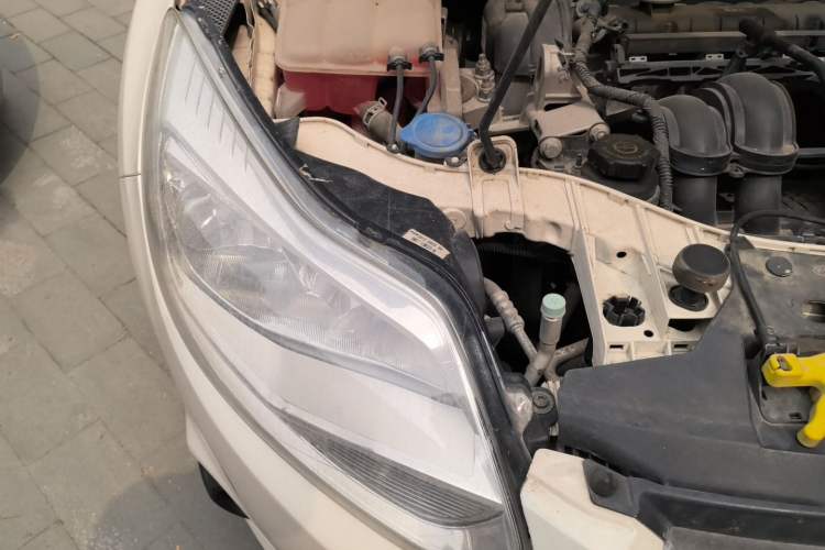 Used Ford Focus 2012 Hatchback 1.6L Automatic Comfort Model Engine Bay Right