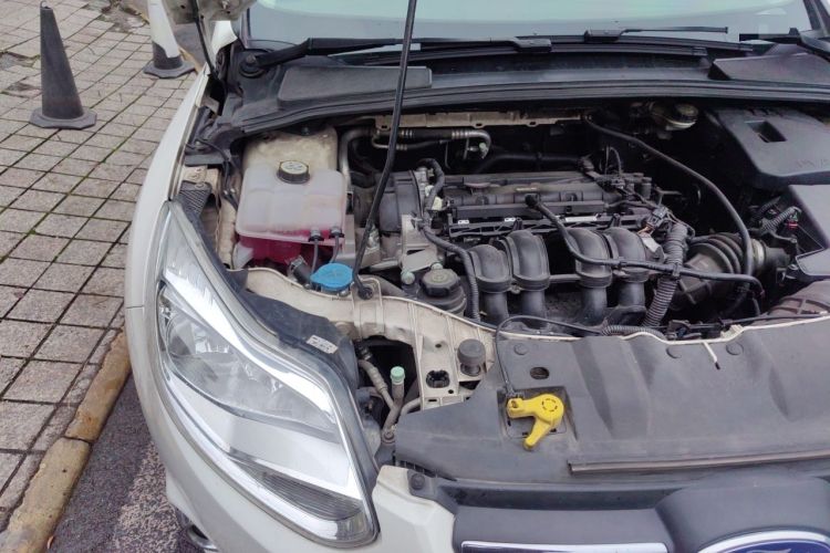 Used Ford Focus 2012 Hatchback 1.6L Automatic Fashion Edition Engine Bay Right