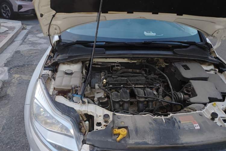 Used Ford Focus 2012 Hatchback 1.6L Automatic Comfort Model Engine Bay Right