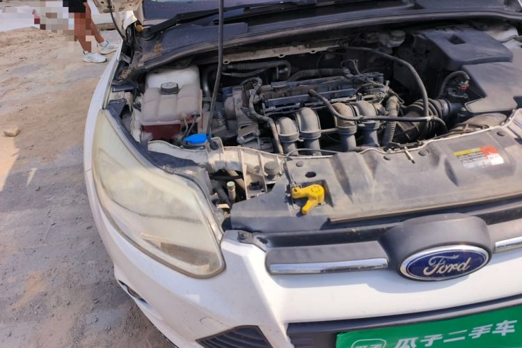 Used Ford Focus 2012 Sedan 1.6L Manual Comfort Model Engine Bay Right
