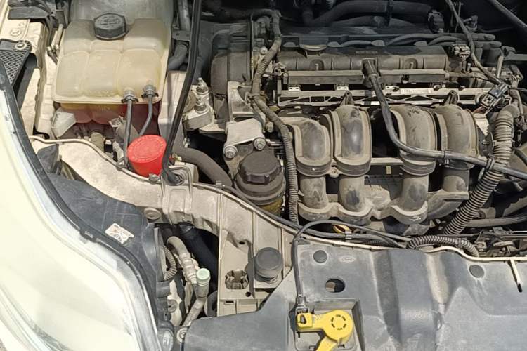 Used Ford Focus 2012 Hatchback 1.6L Automatic Comfort Model Engine Bay Right