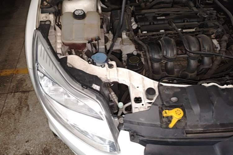 Used Ford Focus 2012 Hatchback 1.6L Automatic Fashion Edition Engine Bay Right