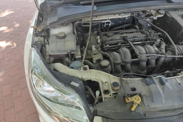 Used Ford Focus 2012 Hatchback 1.6L Automatic Comfort Model Engine Bay Right