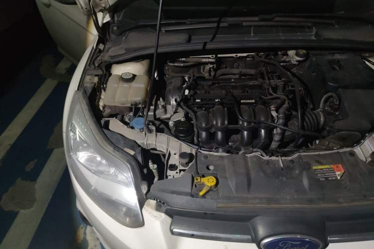 Used Ford Focus 2012 Hatchback 1.6L Automatic Comfort Model Engine Bay Right