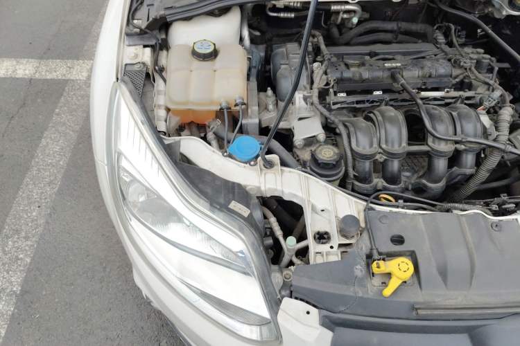Used Ford Focus 2012 Sedan 1.6L Automatic Fashion Edition Engine Bay Right